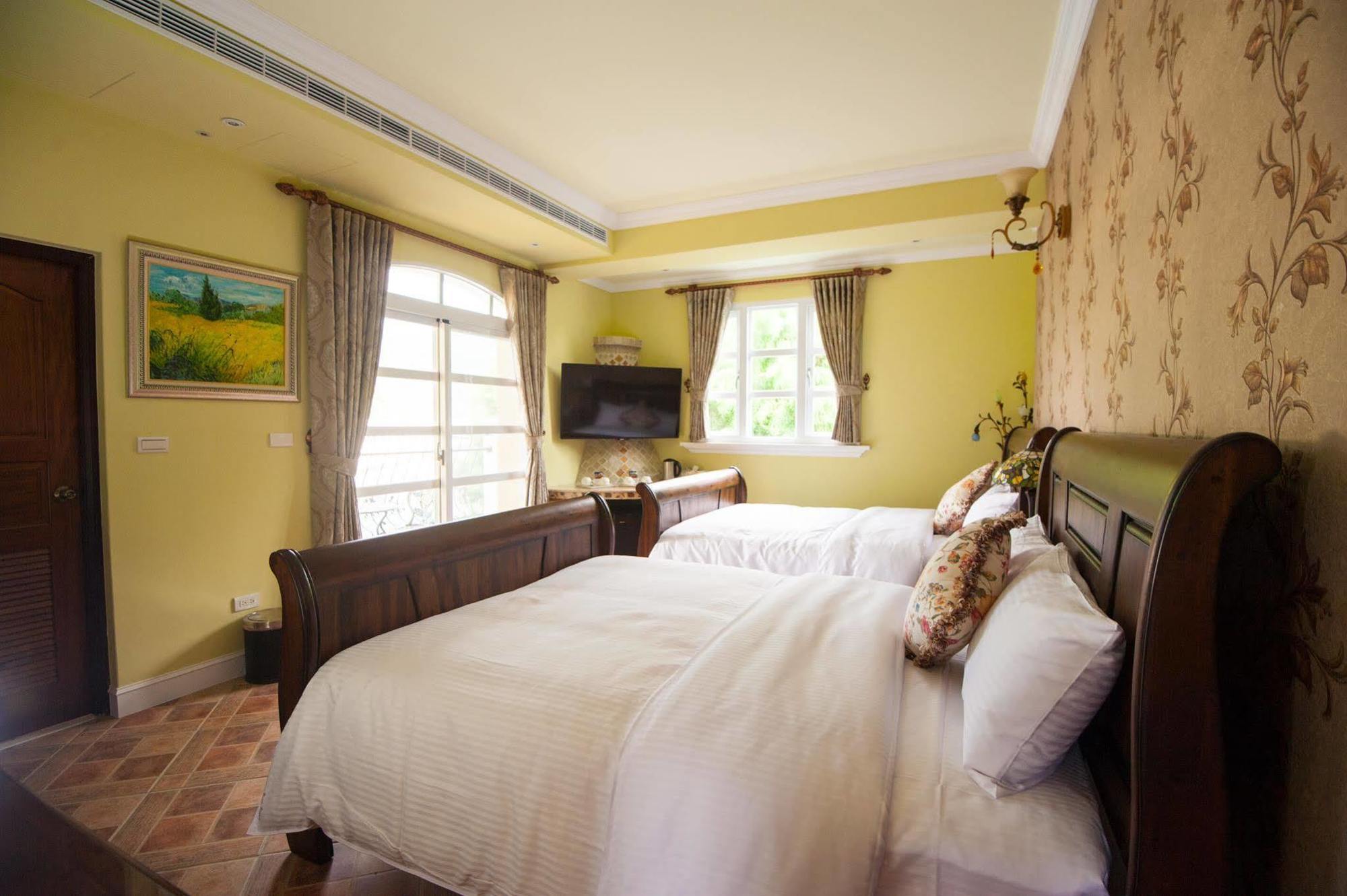 山閱聖堡羅莊園 Bed & Breakfast Yuchi Exterior photo